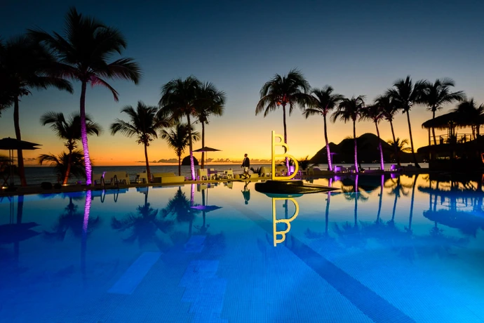 Coucher de soleil sur la piscine du Black Diamond